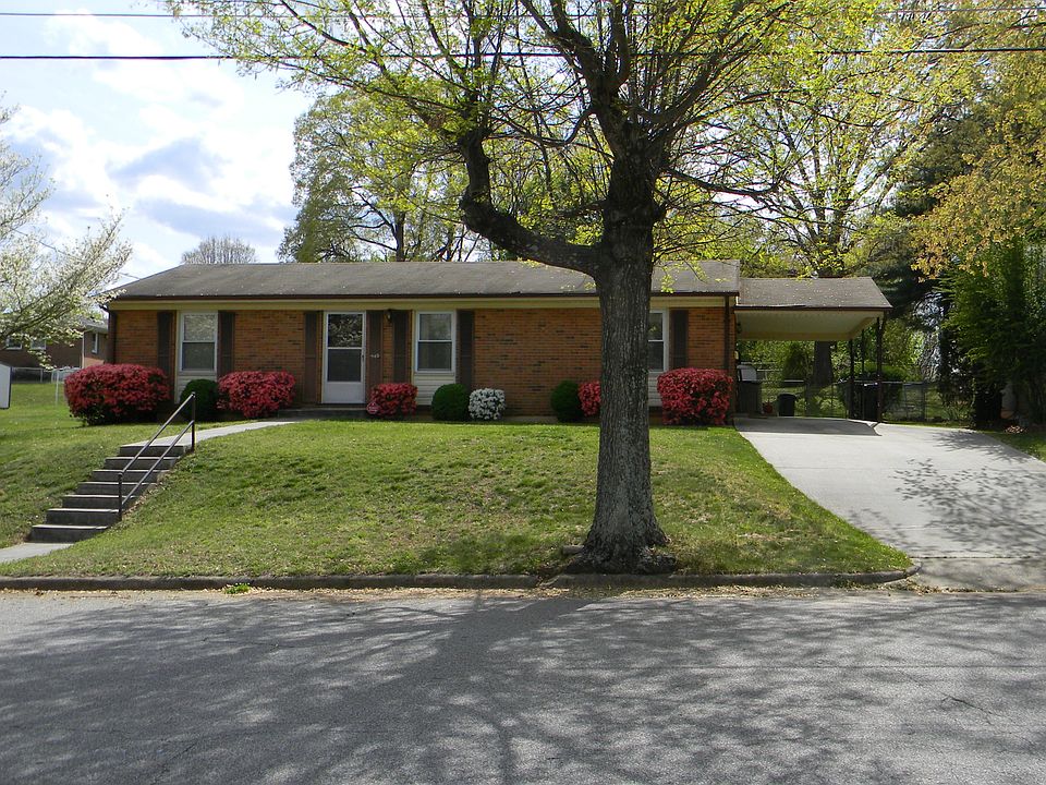 1st image of 543 Lansbury Dr
