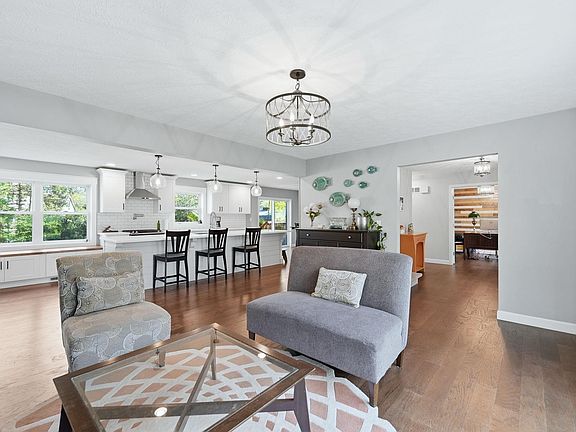 5th image of 3710 Moss Hill Dr