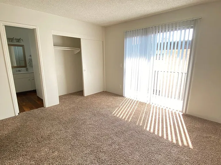 Oak Valley Apartments — Photo 12