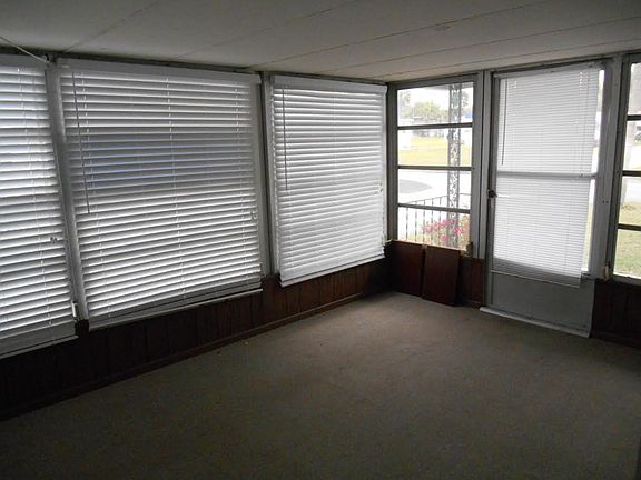 3rd image of 13125 Lemon Ave
