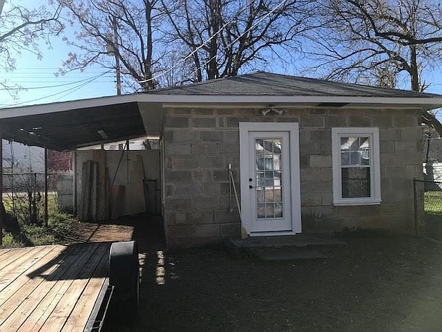 1st image of 910 Pecan St #1/2