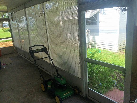 Screened-in Porch