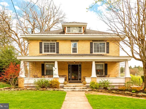223 N 2nd St, Oakland, MD 21550
