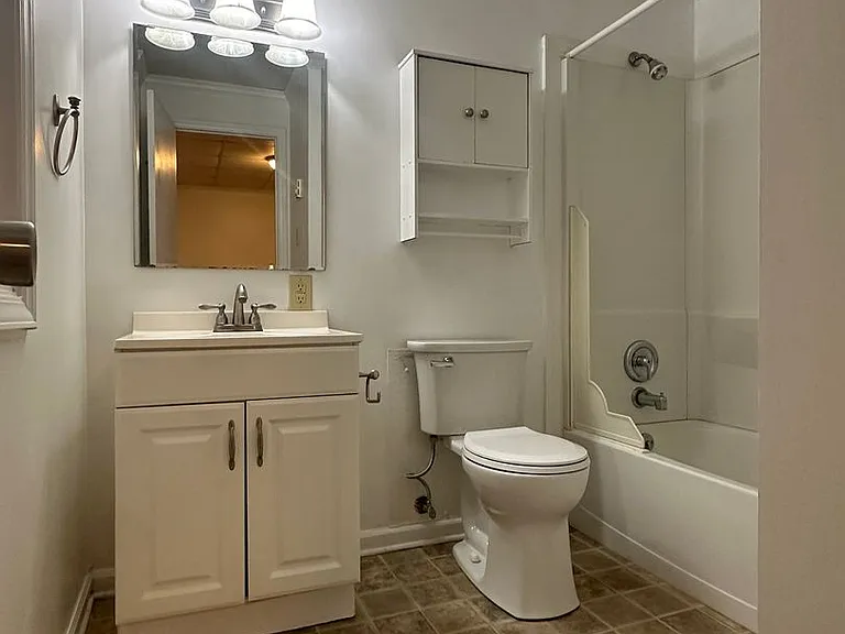 418 N Loudoun St — Photo 9