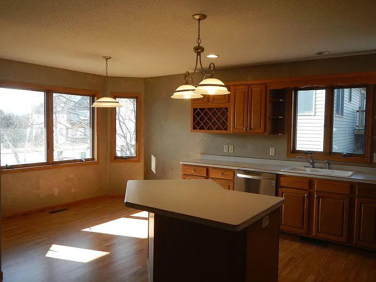 459 Jefferson St — Photo 5