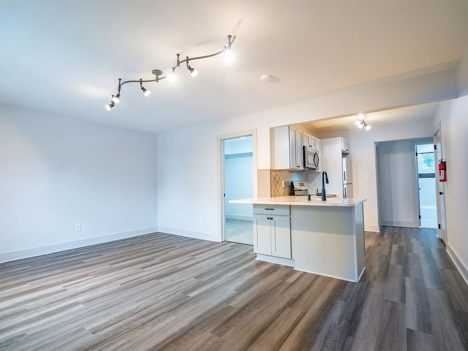 West Gate Apartments — Photo 2