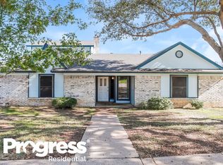 2804 Clearmeadow Dr, Bedford, TX 76021