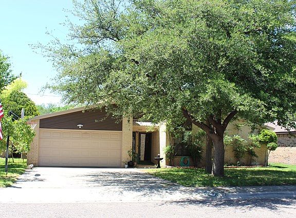 3rd image of 1405 NW 12th St