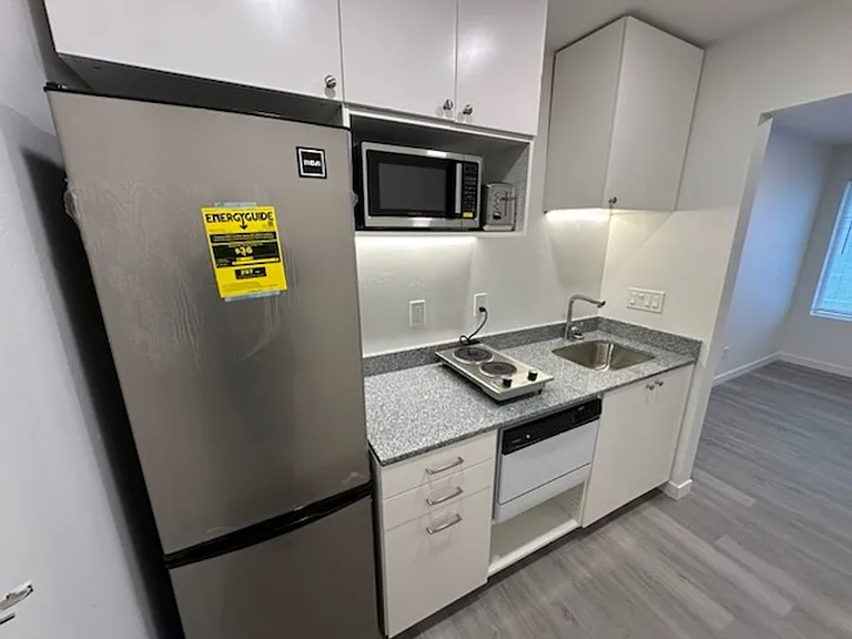 498 E Fort Union Blvd — Photo 7