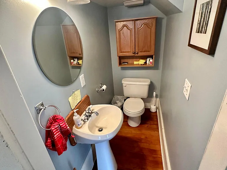 2217 Franklin Ave E — Photo 12