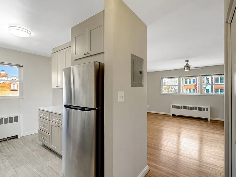 1510 N Rolfe St #3 — Photo 8