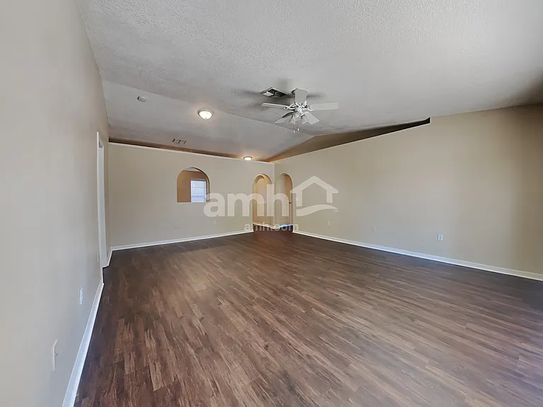 1625 Hudderfield Cir — Photo 8