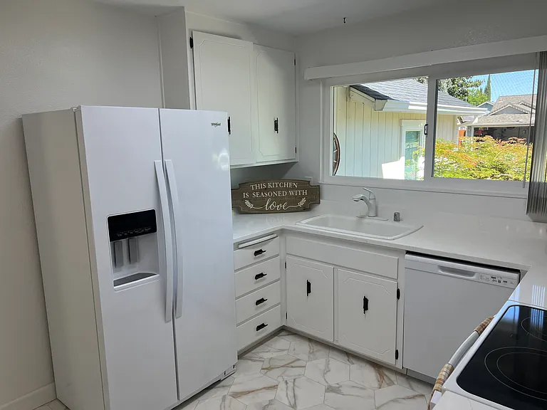 268 Christine Dr — Photo 10