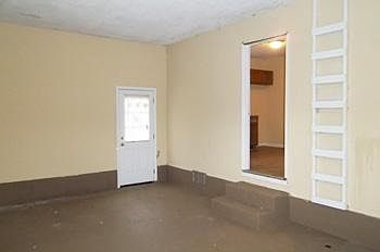 2nd image of 612 Thrush Pl