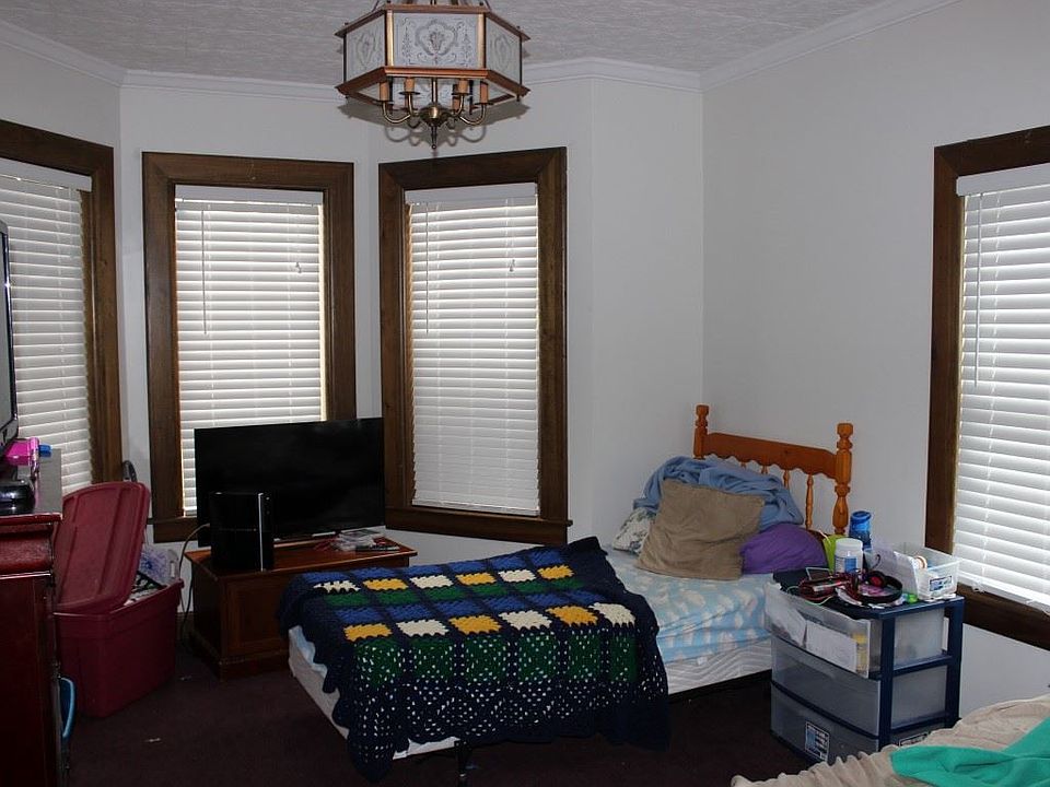 2nd image of 63 Temple St