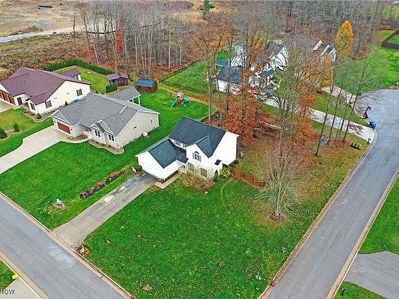 4th image of 6415 Meander Glen Dr
