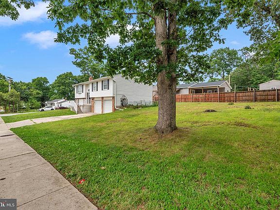5th image of 9301 N Laurel Rd