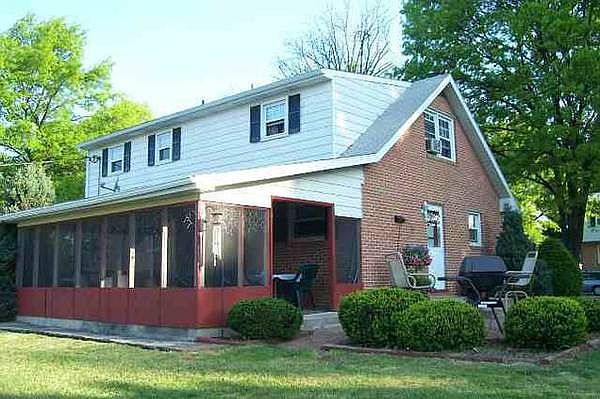 2nd image of 512 Westover Rd