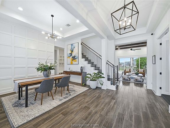 2nd image of 1704 Kerr Valley Ln