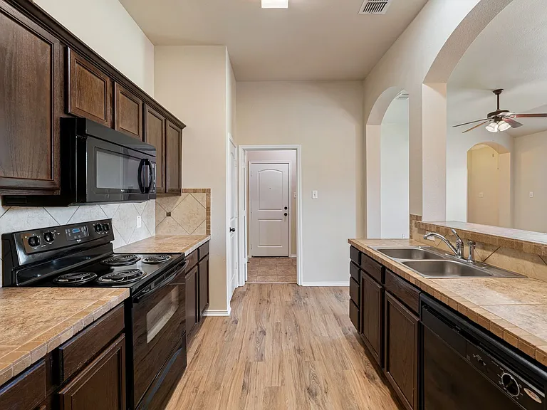 332 Schirra Ct — Photo 7