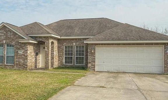 3rd image of 1002 N Shepherd Dr