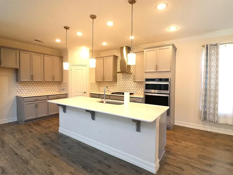 1422 Bellingham Ln — Photo 19