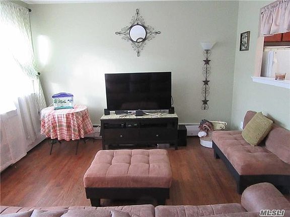 2nd image of 82 Lincoln Ave APT B4