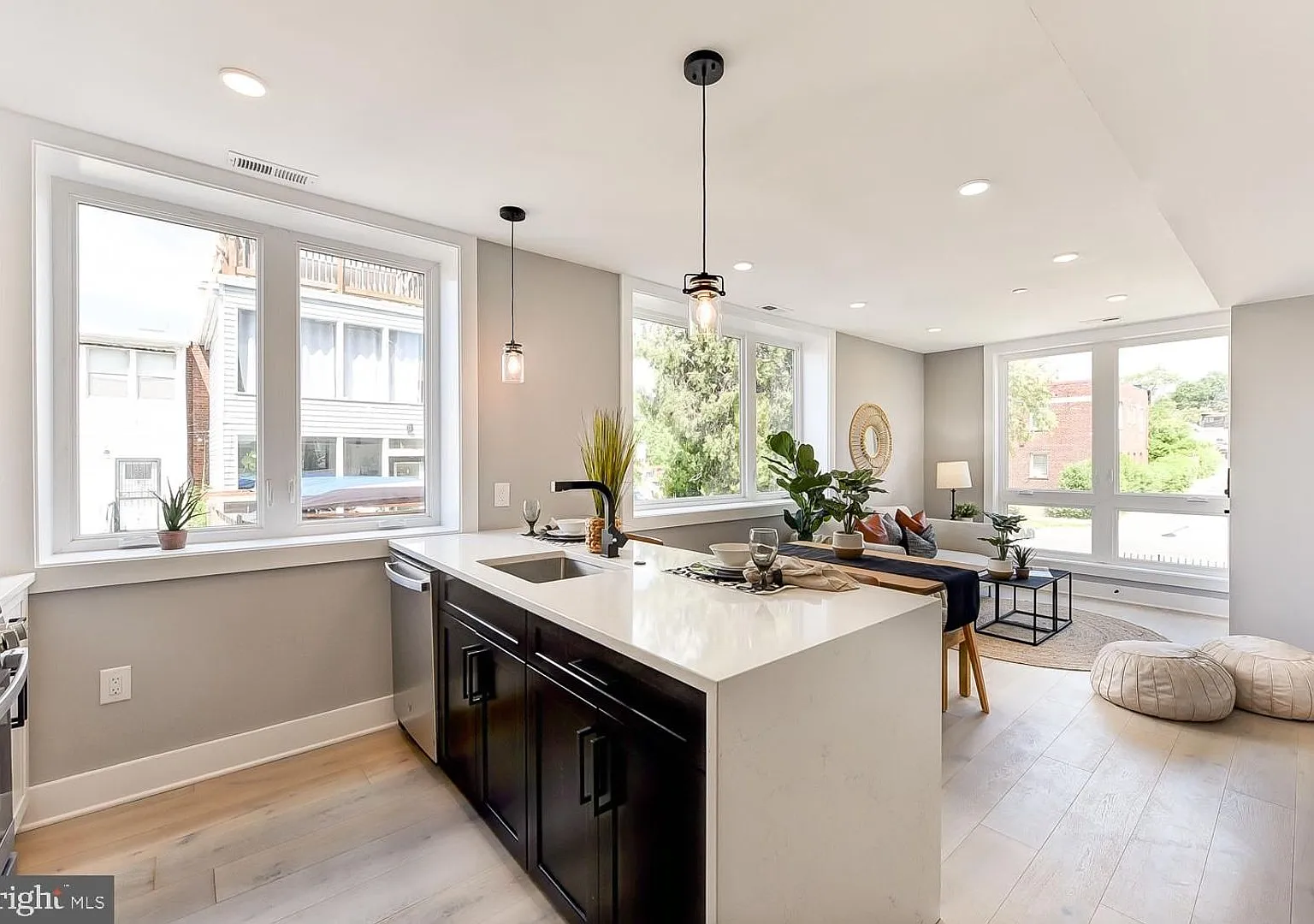 Modern 2BR/2BA with Parking in Trinidad! — Photo 4