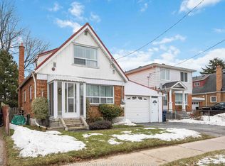9 Bergen Rd, Toronto, ON M1P1R8