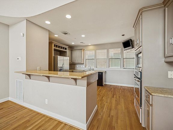 4th image of 6406 Coppage St