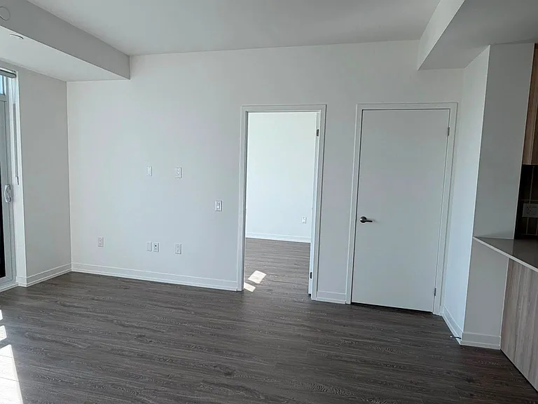 2485 Eglinton Ave W #1323 — Photo 28