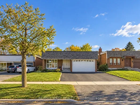 42 Masseygrove Cres, Toronto, ON M9V 3C9