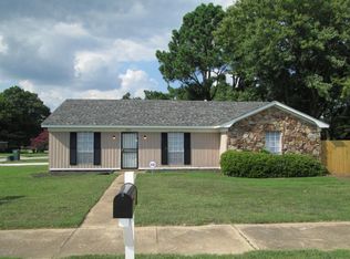 6084 Raintree Dr, Memphis, TN 38115