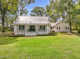 209 N Slade Rd, Sumrall, MS 39482