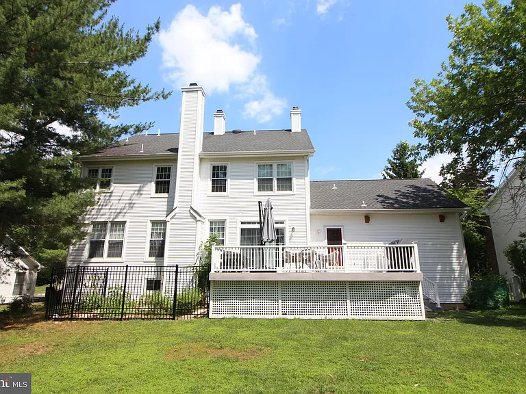 15 Kentsdale Dr — Photo 69