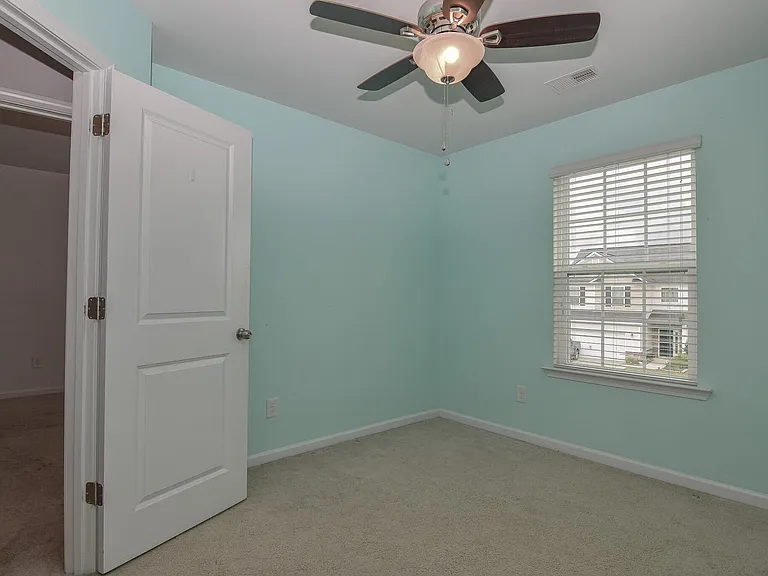 788 Redbud Ln — Photo 15