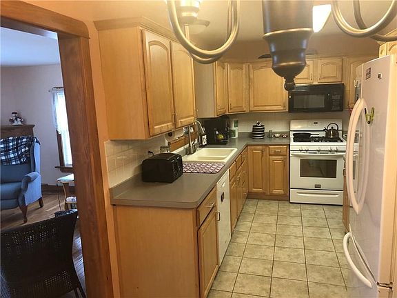 4th image of 3240 W 32nd St