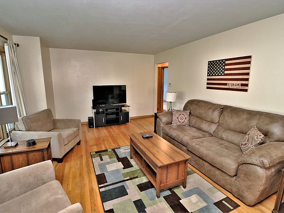 3rd image of 638 Frances Ave