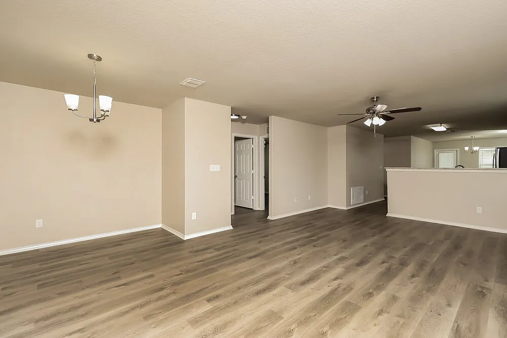3 bed, 2.0 bath, 1510 sqft, $1,760 — Photo 4
