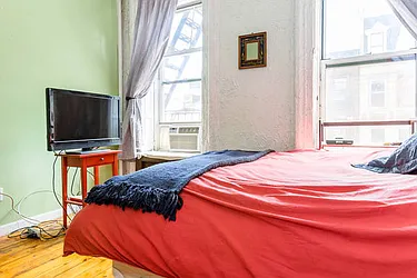 Rented by Wave Real Estate Group