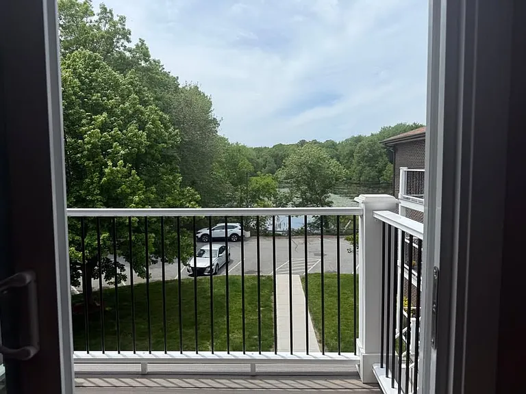 Pondsview Apartments — Photo 166