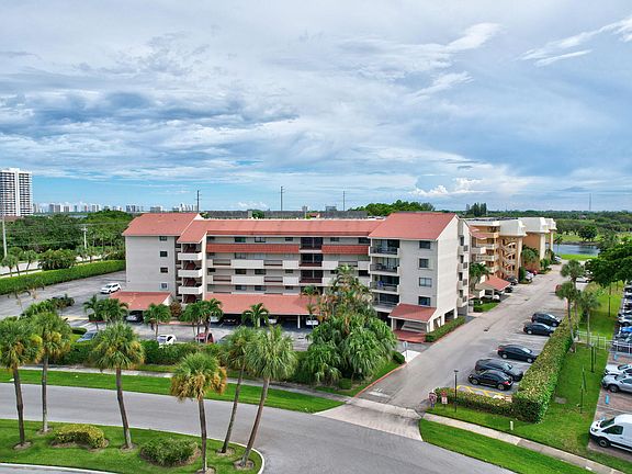 2nd image of 300 Golfview Road #407