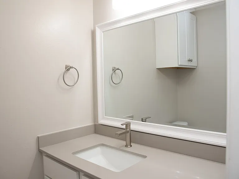 814 San Saba Dr — Photo 8
