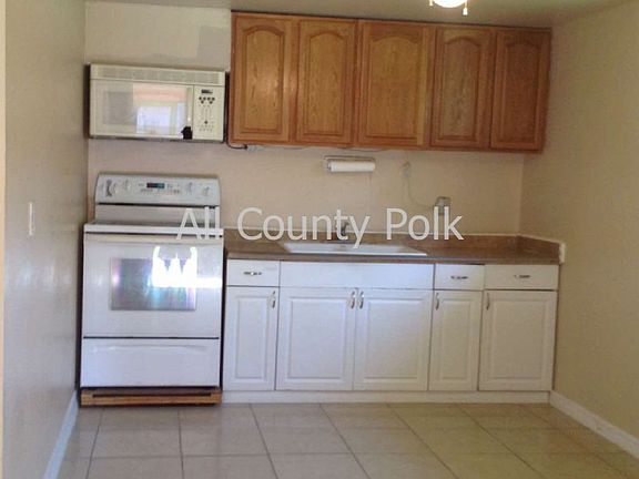 5th image of 1811 Oakhill St