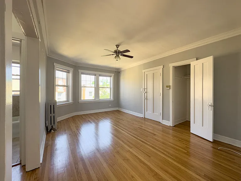 4402 N Rockwell St #4 — Photo 11