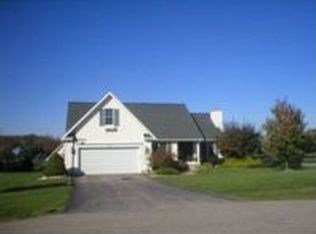 2562 Crestwood Dr, Adrian, MI 49221