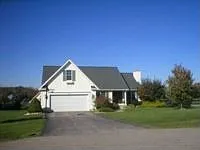 2562 Crestwood Dr photo 1