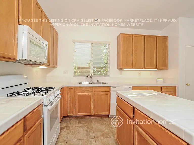 42213 Marbella St — Photo 4