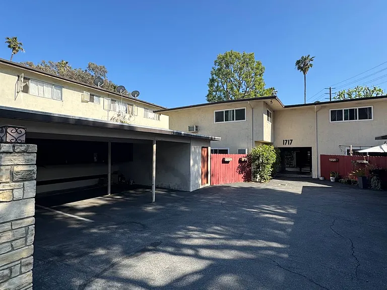 1717 Huntington Dr #7 — Photo 20