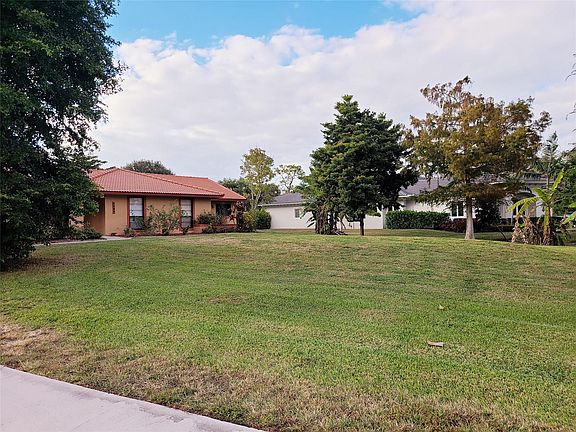 5th image of 6383 NW 62nd Terrace